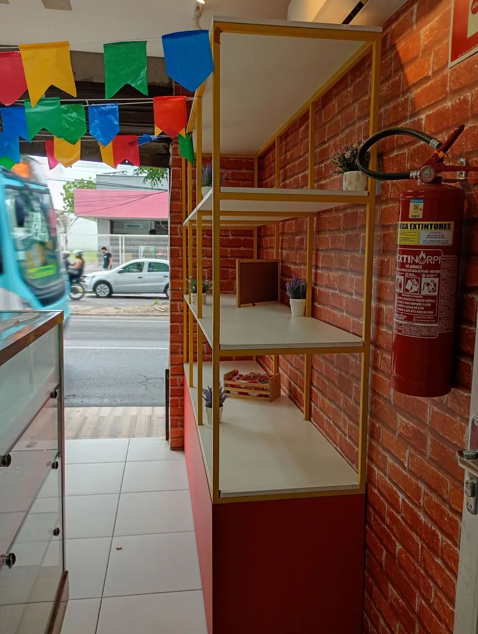 Gôndulas/ Prateleiras projetadas - Foto 2
