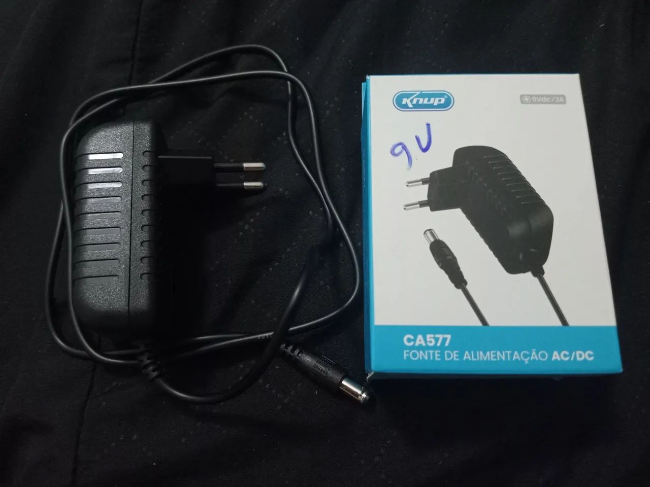 Fonte 9v para pedais de guitarra 