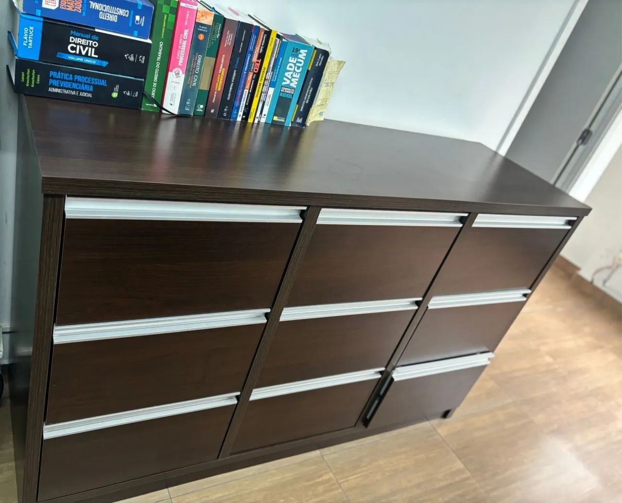 Armário em ótimo estado! Organiza tudo em escritório  - Foto 5