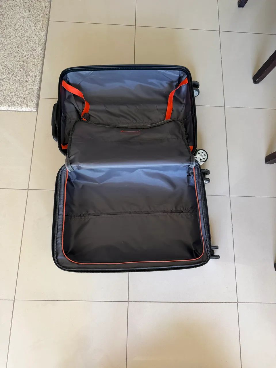Mala de bordo excelente estado - Foto 3