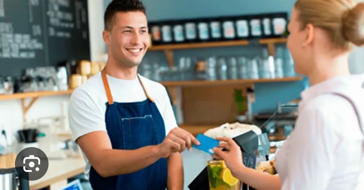 CONTRATA-SE VENDEDORA E CAIXA 