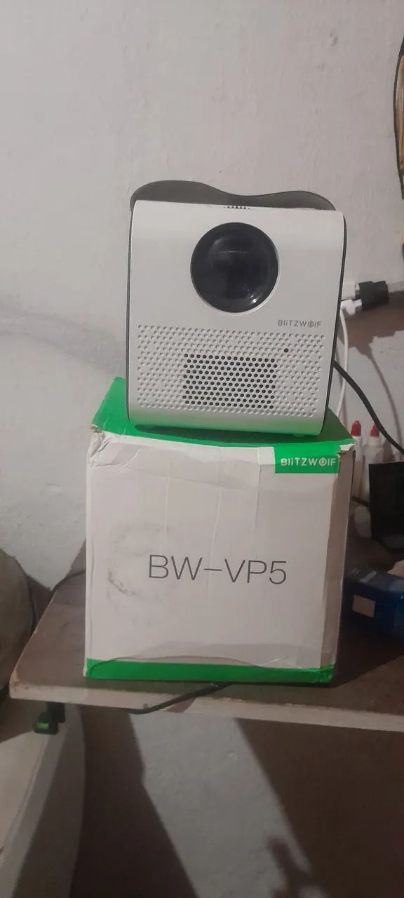 Vendo um Projetor muito bom ..