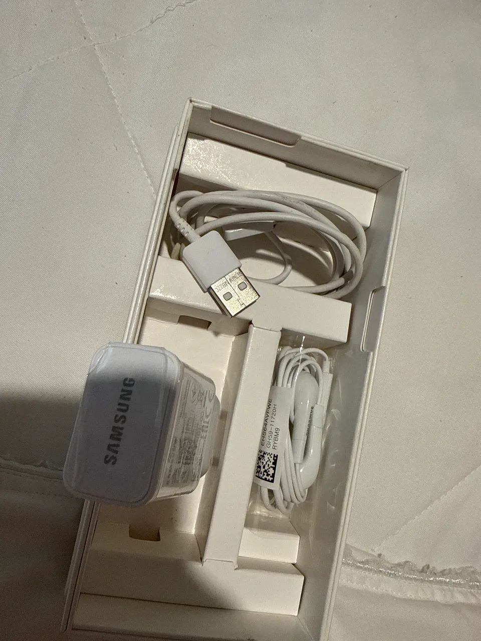 Fone e carregador original Galaxy A8 
