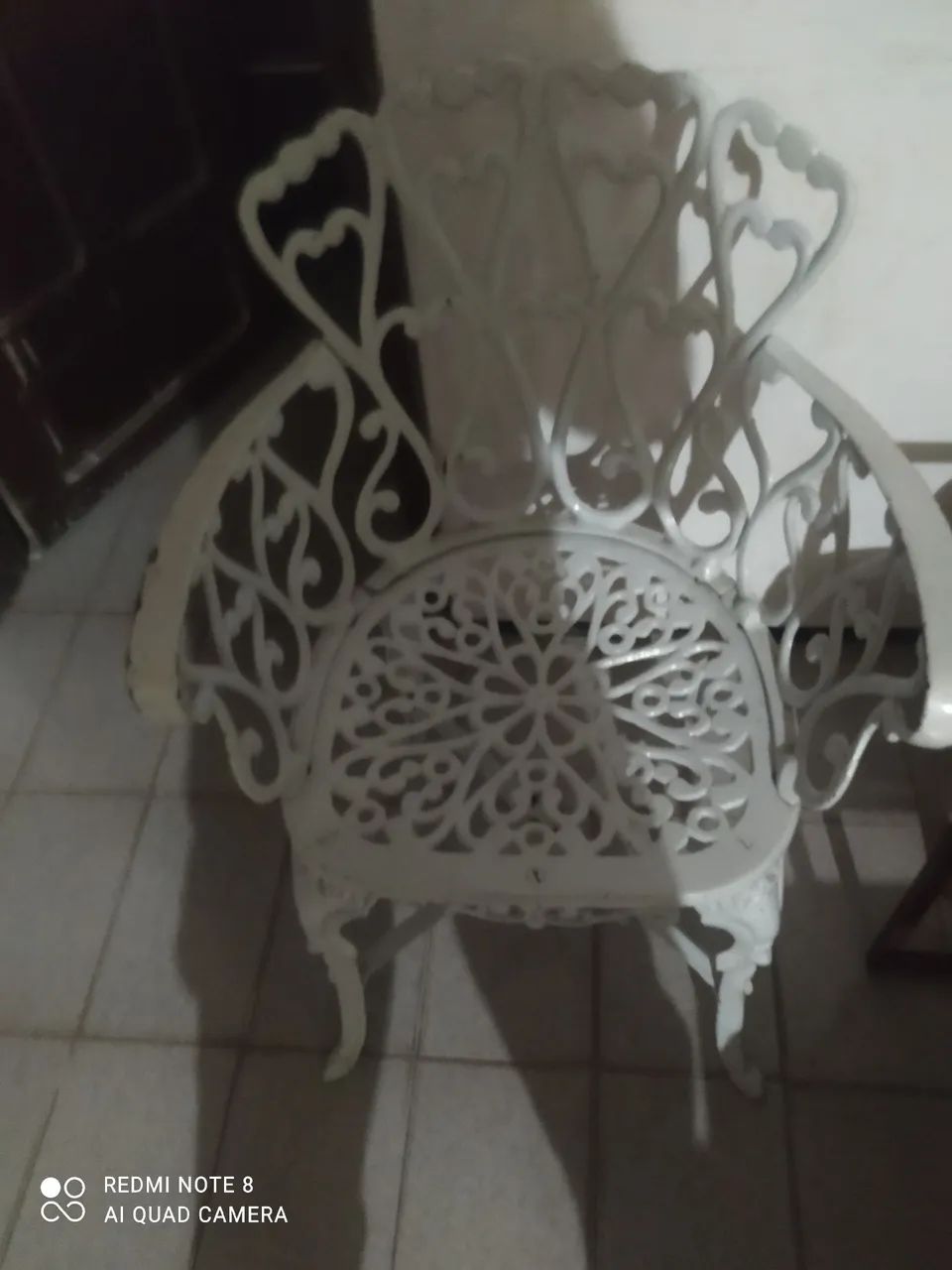 Cadeira antiga de ferro
