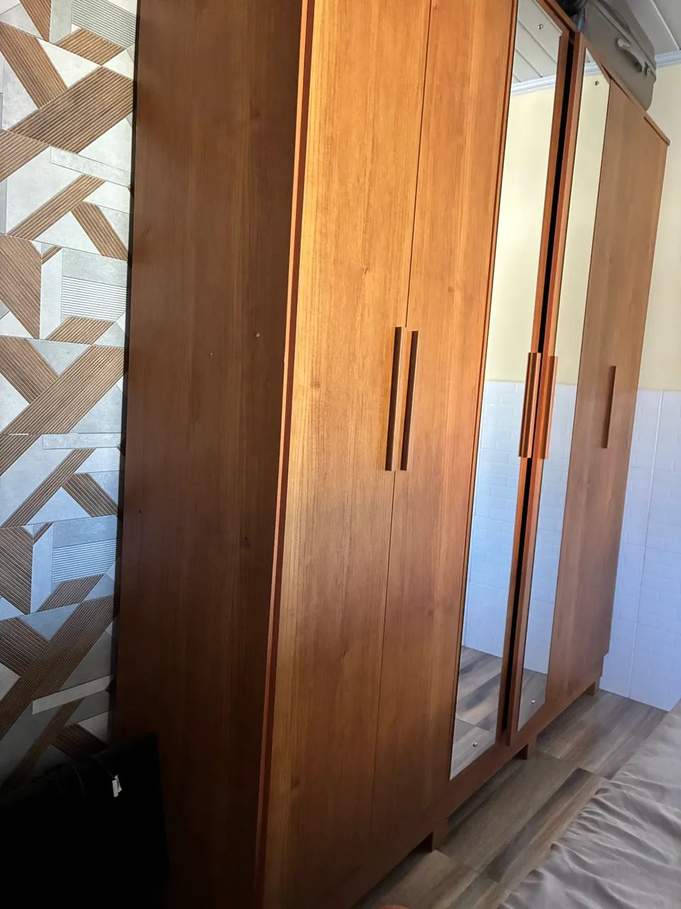 Guarda Roupas com espelho em MDF - Foto 3