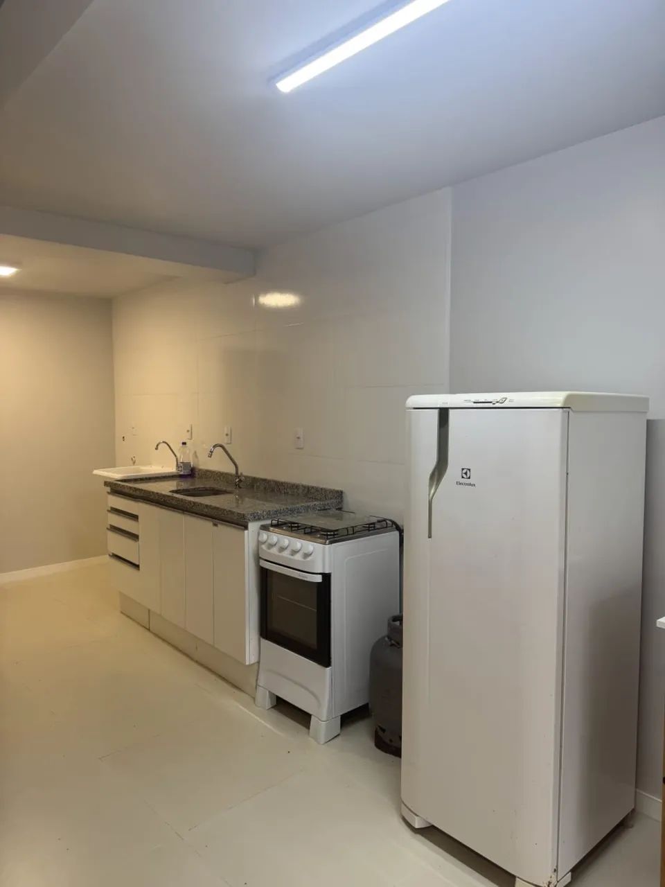 Alugo casa mobiliada direto com proprietário - Foto 4