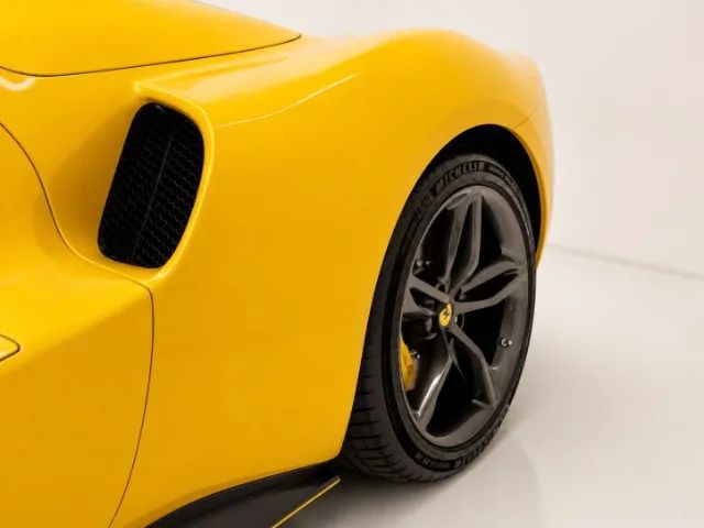 Ferrari 296 GTS (Híbrido), foto 17 de 19