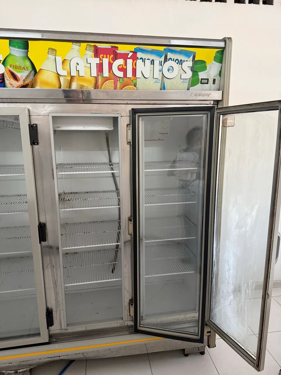 Vendo Refrigerador 5 portas  - Foto 2
