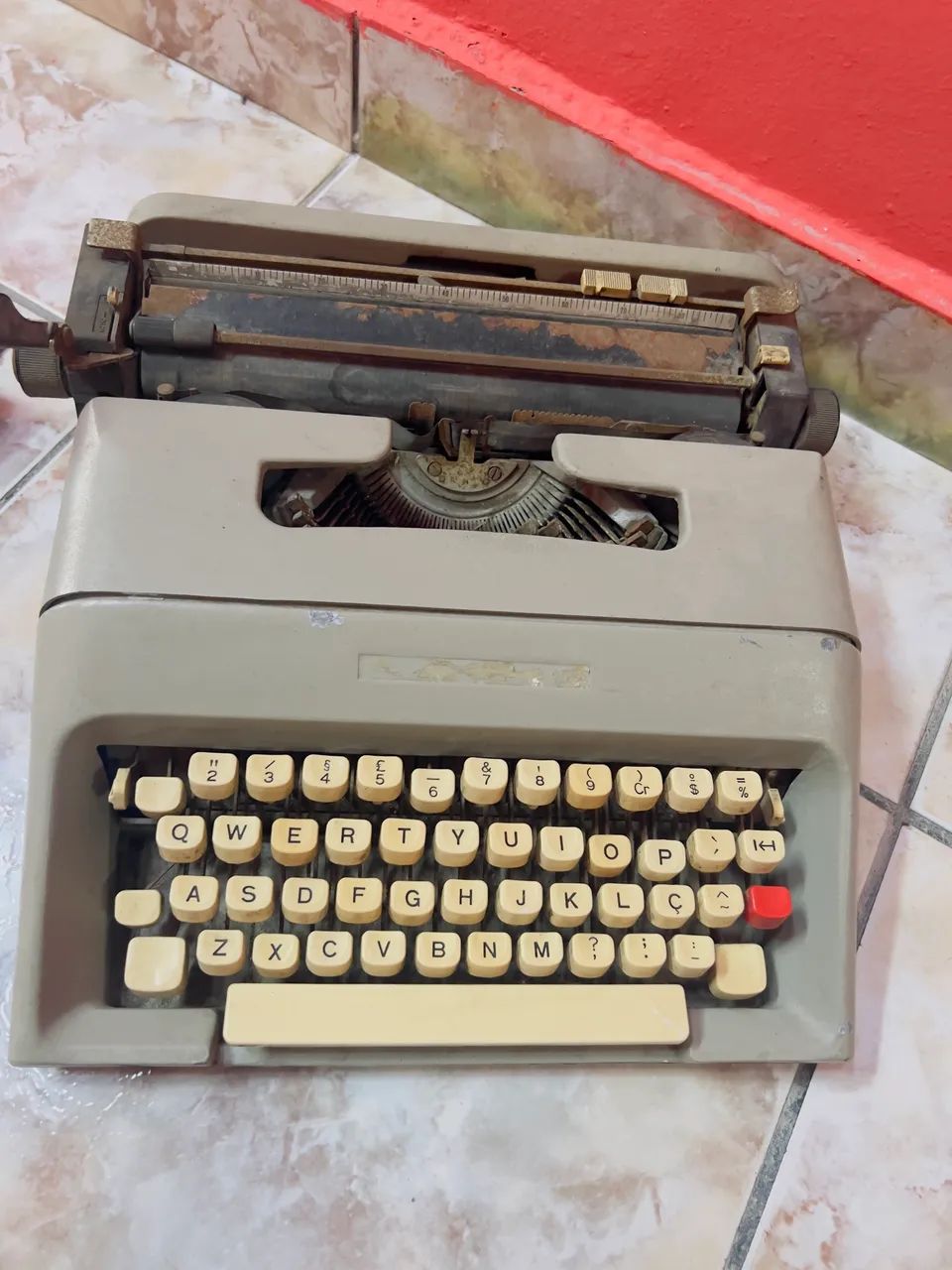Olivetti Lettera 35 - precisa de restauração pois tem ferrugem - Foto 3
