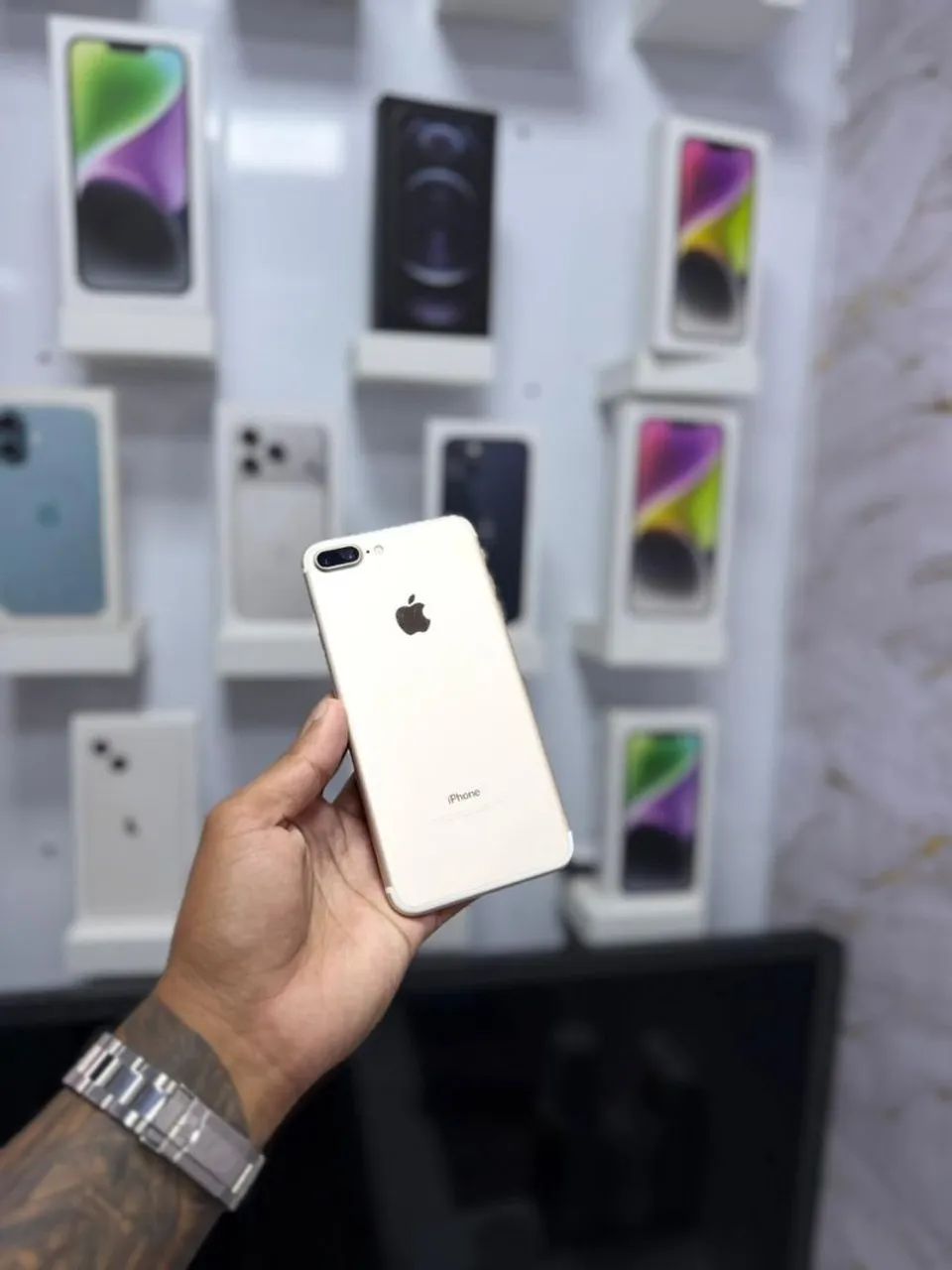 IPHONE 7 PLUS 128GB GOLD<br>R$ 450,00 - Foto 2