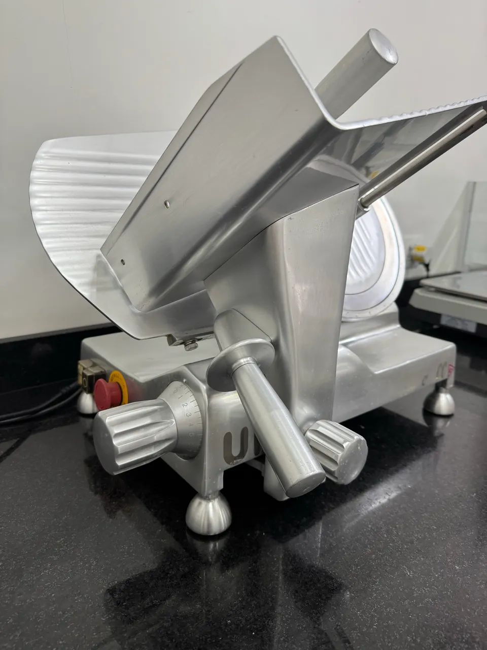 Fatiador Laser UPX 300 - 220V - Profissional - R$ 2.000 - Foto 3