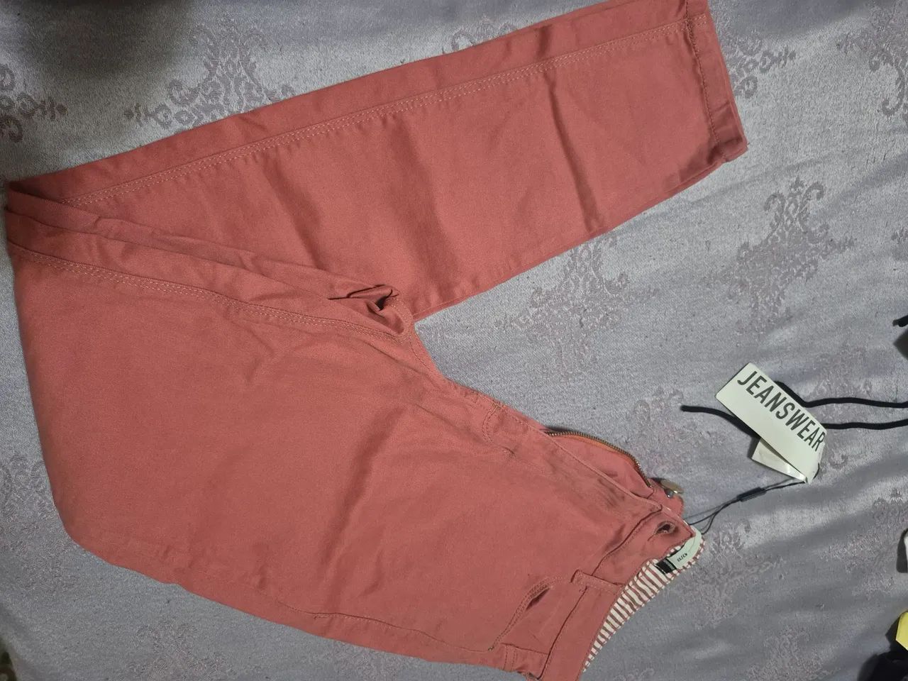Calça Hering em sarja macia, tam.42. Nova. 60,00 - Foto 3