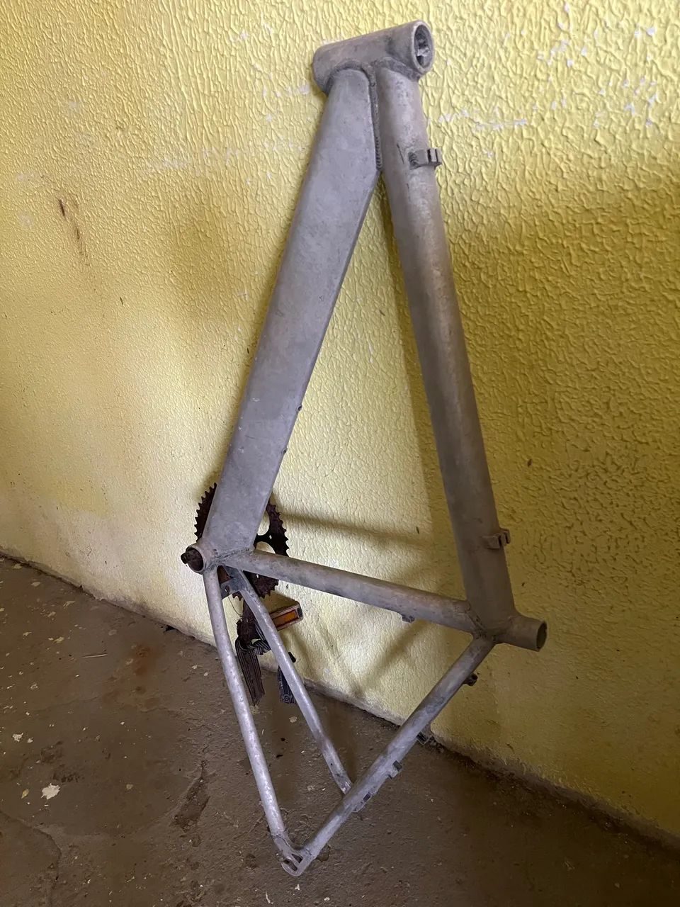 Quadro de bicicleta caloi - Foto 3