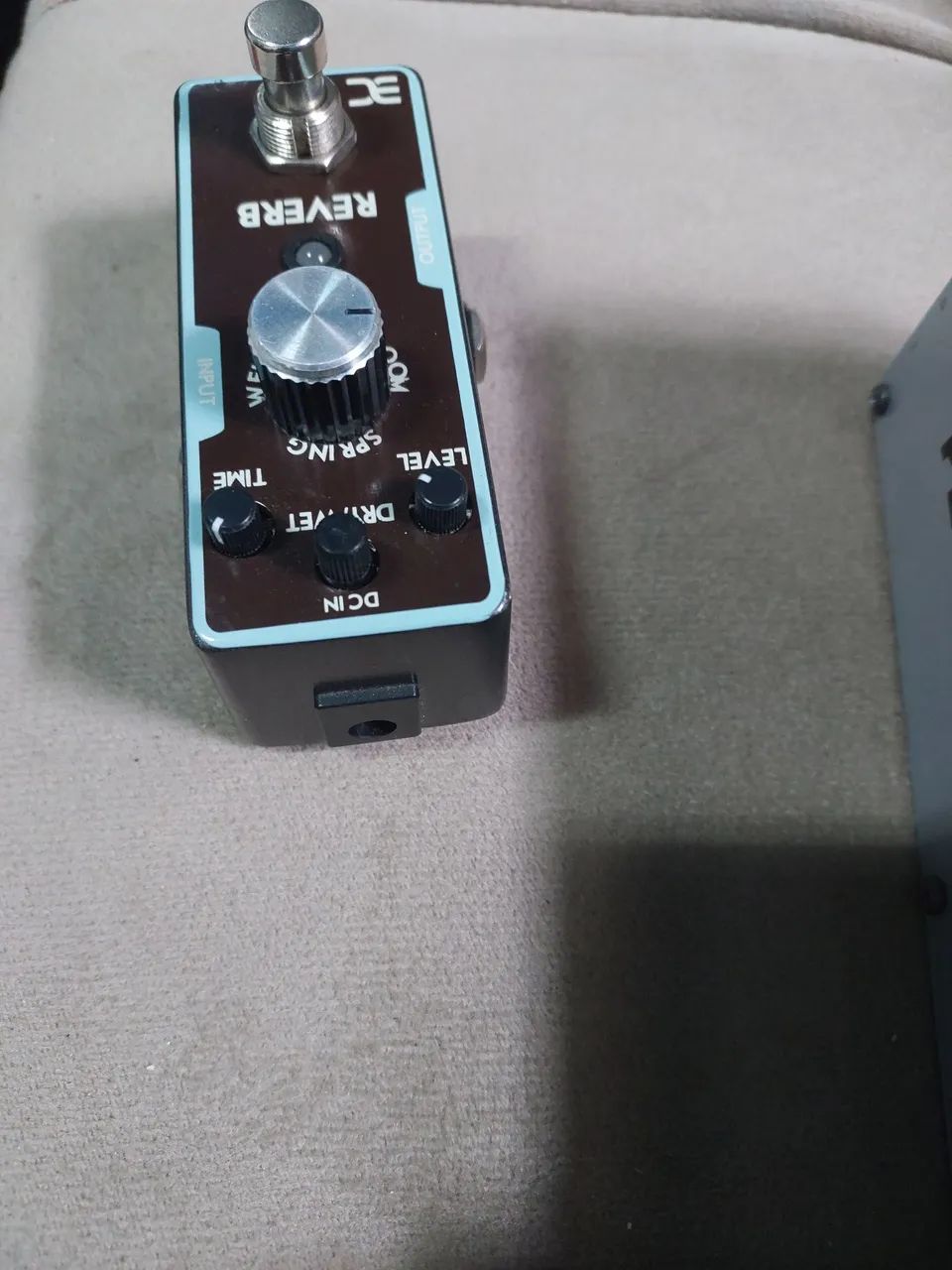 Fonte e um pedal  - Foto 2