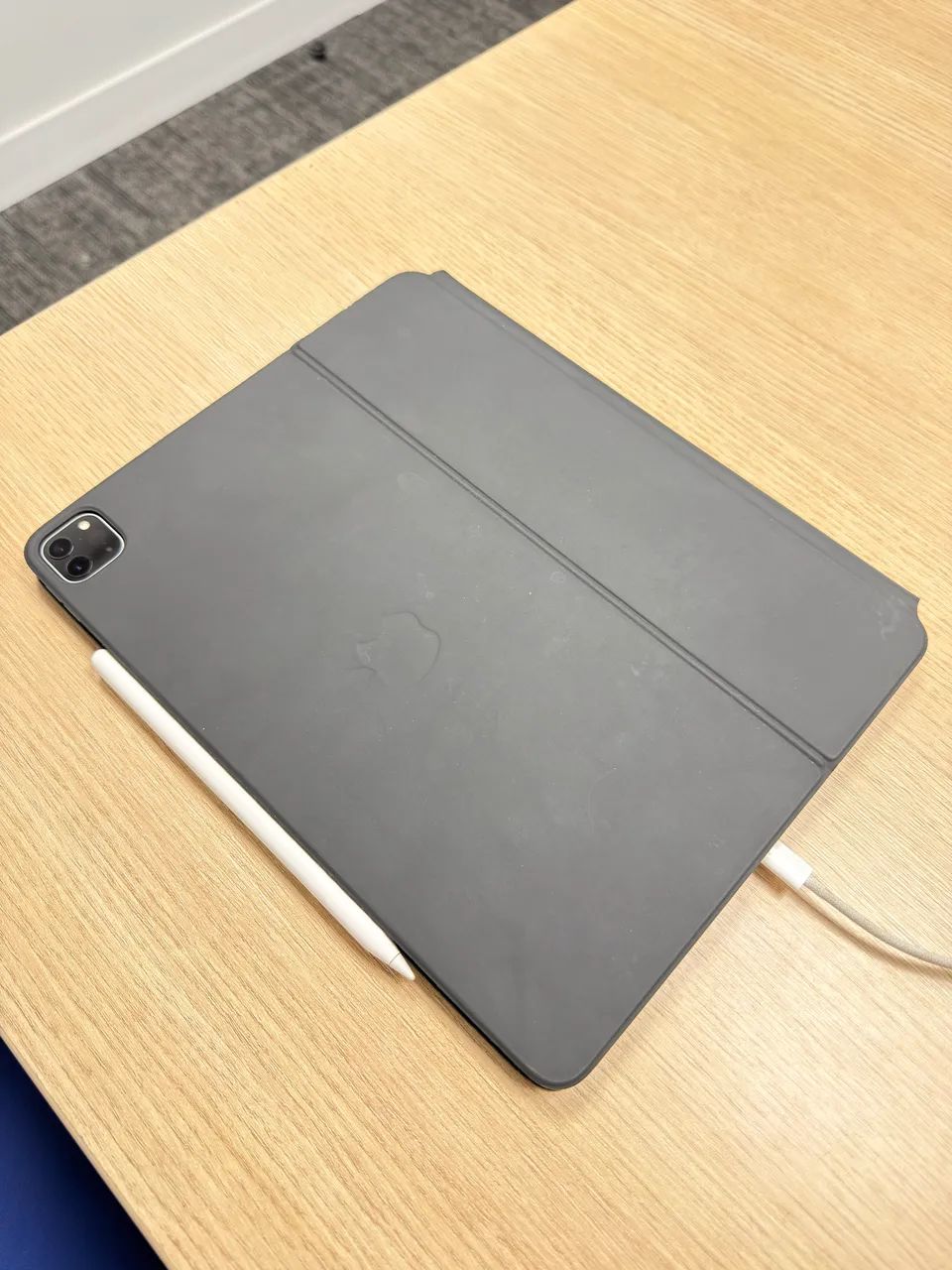 Ipad Pro wifi-5g 256gb + Pencil + Teclado - Tablets e E-Readers