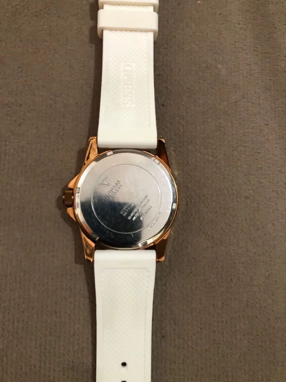 Relógio Guess dourado  - Foto 4