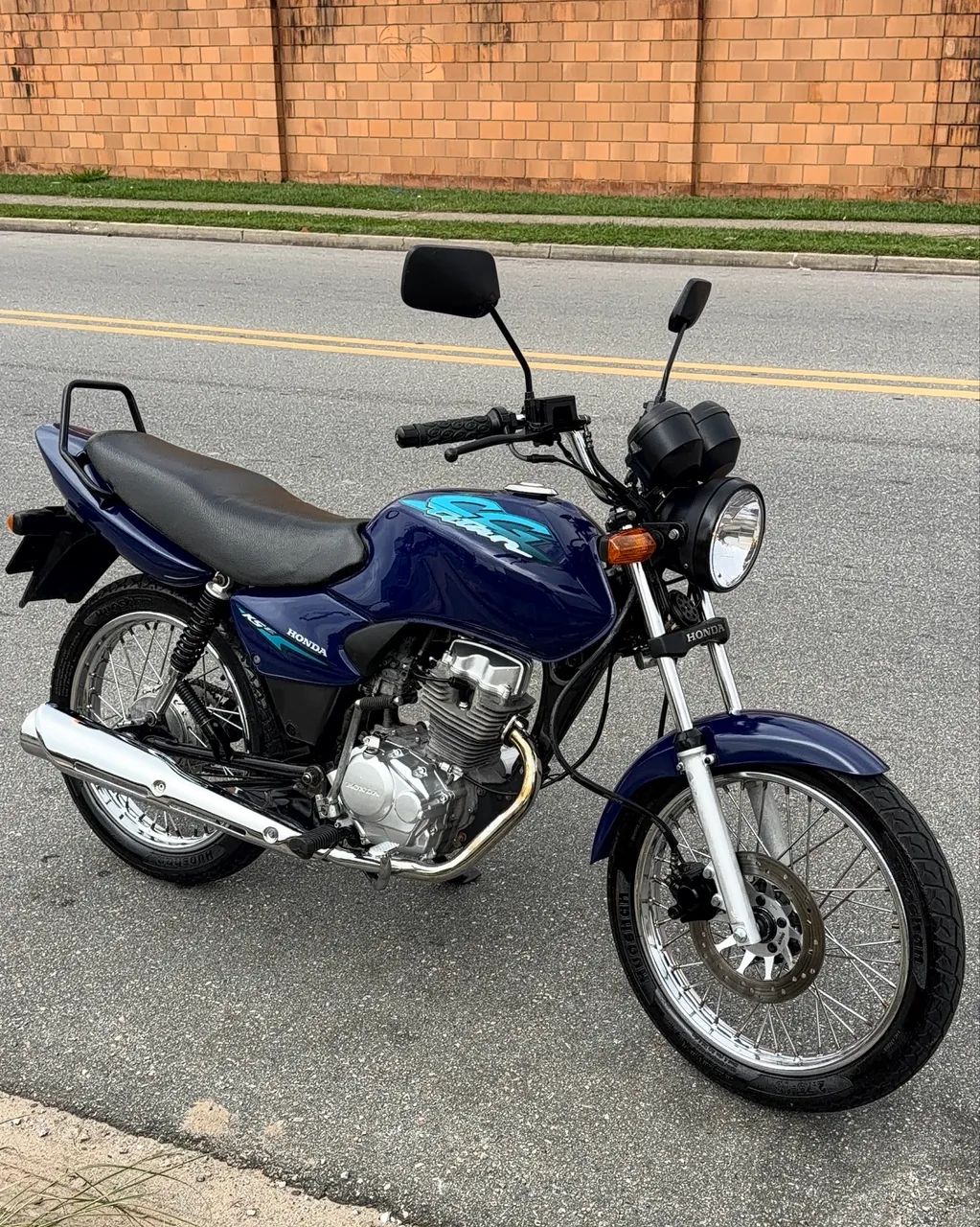 Vendo titan 2002  - Foto 2