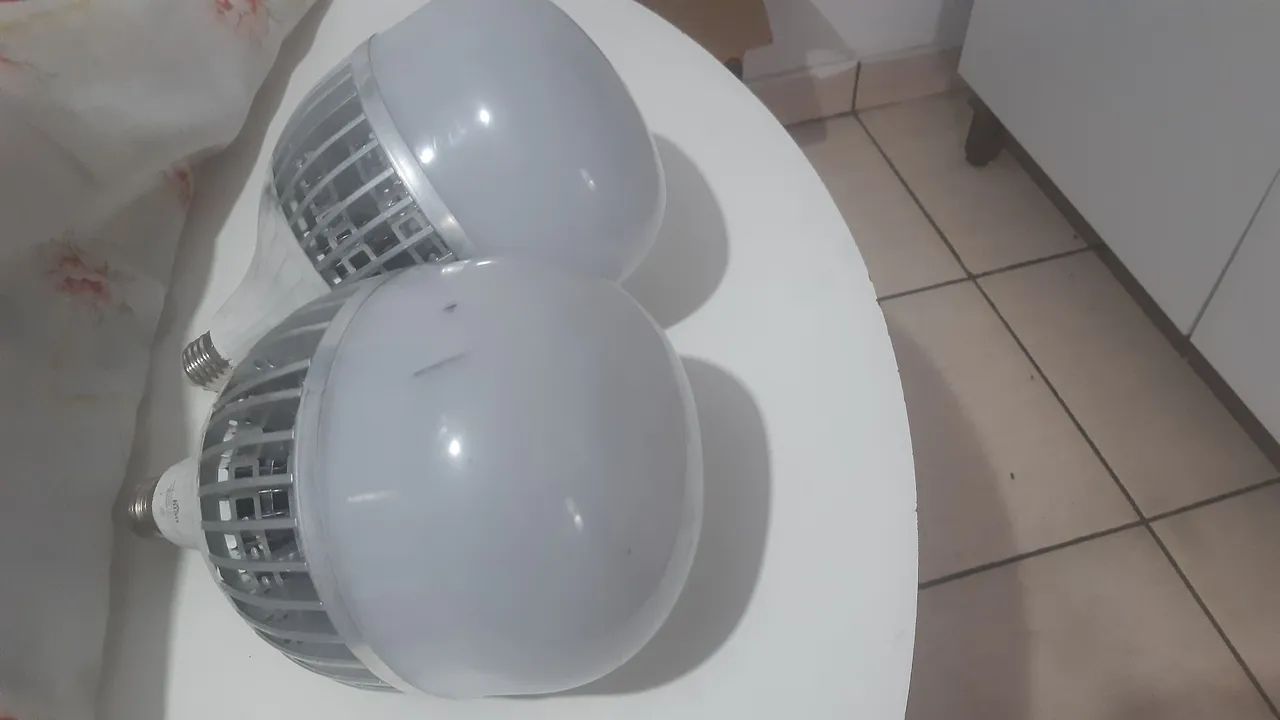 Vende-se 2 lâmpadas de led 100 watts - Foto 2
