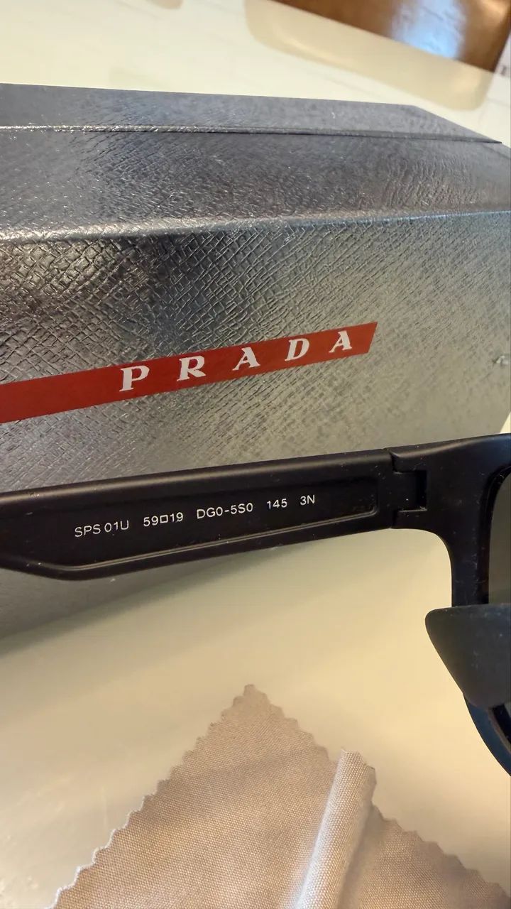 Óculos de sol Prada com caixa - Foto 4