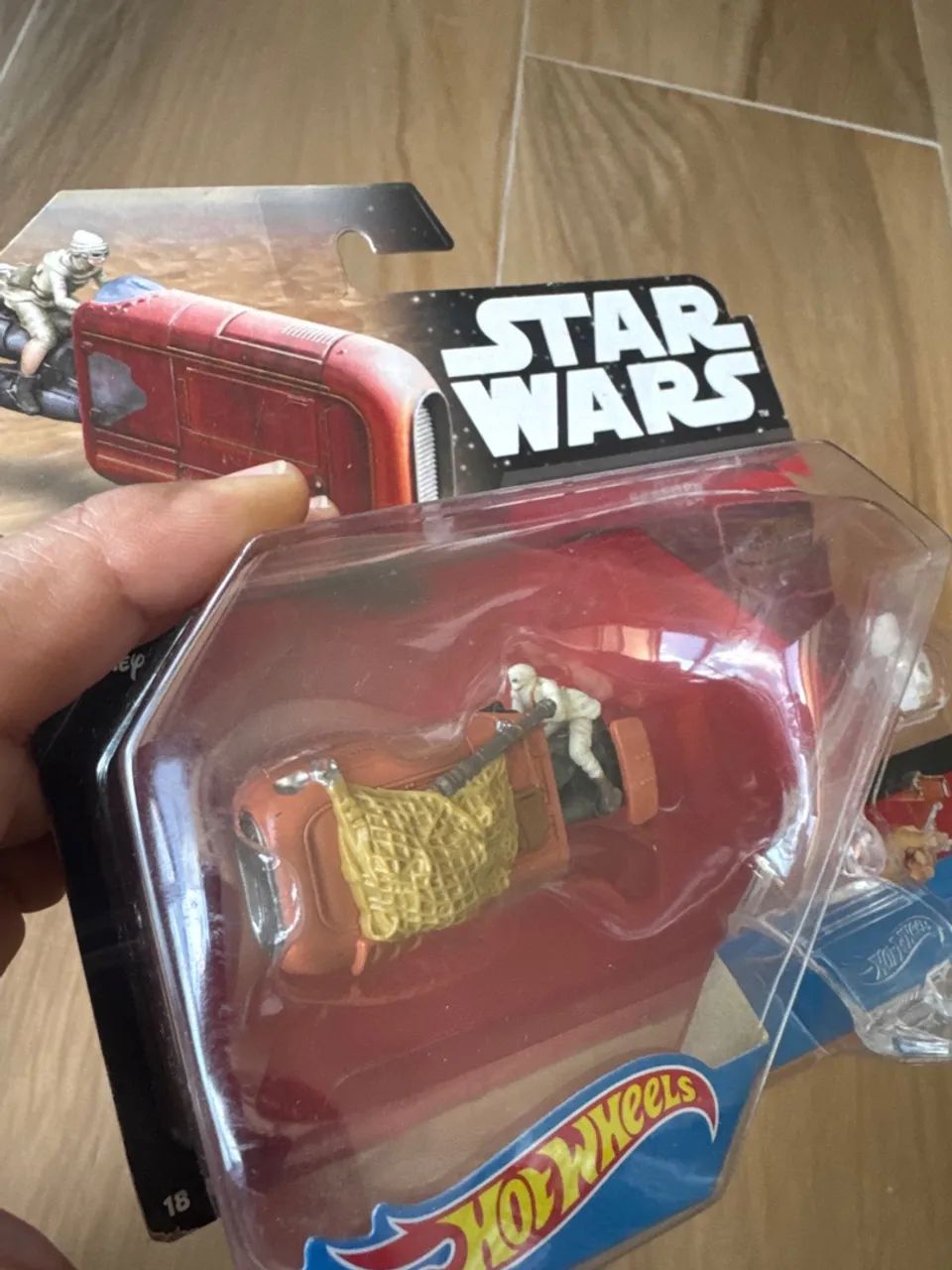 Hot wheels dupla nave Star wars Rey?s speeder e Naboo starfighter - Foto 3
