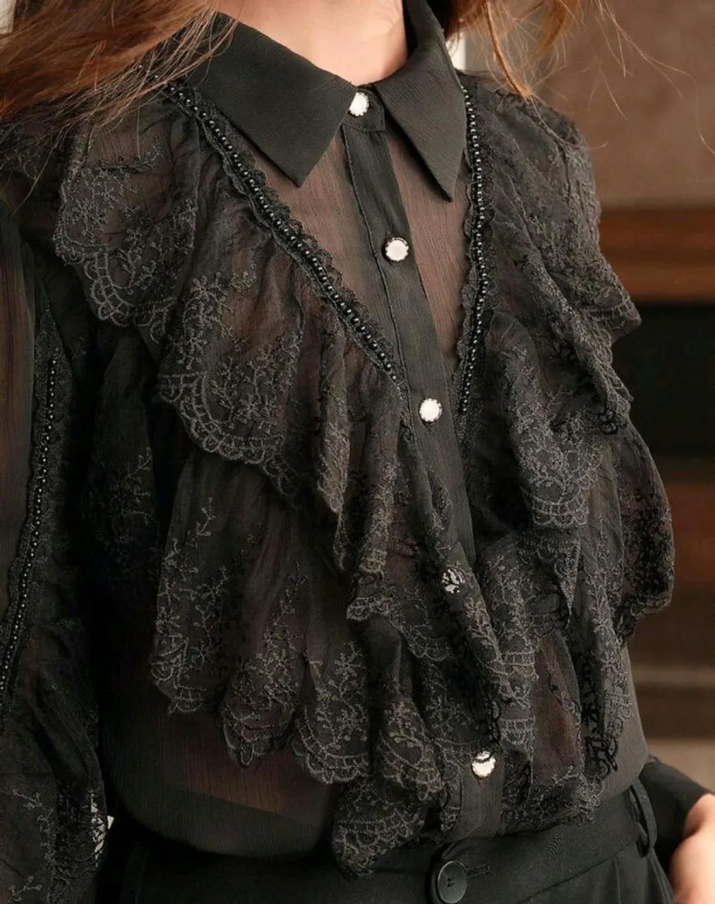 Blusa chique de renda preta  - Foto 5