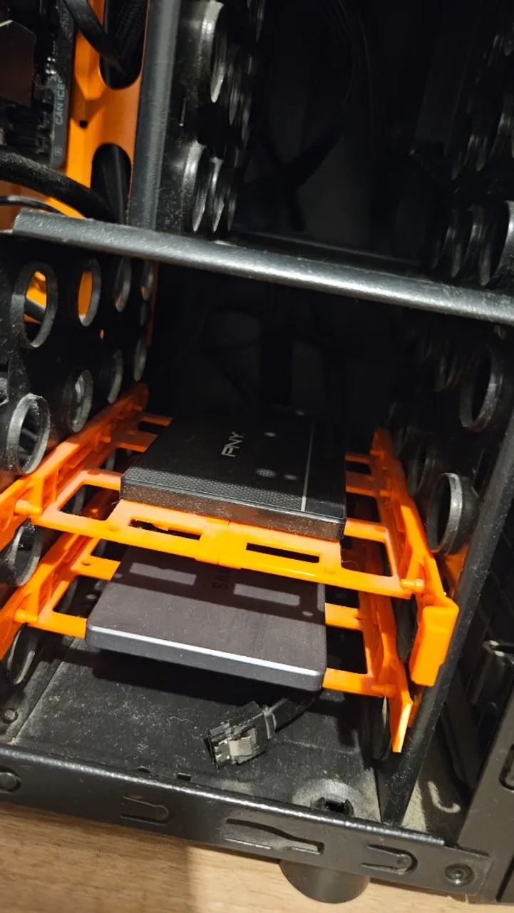 PC Gamer RTX 4070 + Ryzen 7 5800X3D + 32GB + 1TB NVMe