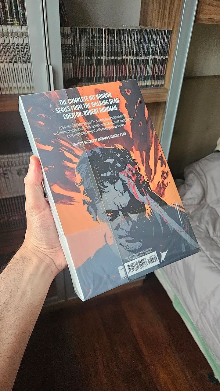 Outcast - Compendium - Image Comics - Robert Kirkman - Foto 2