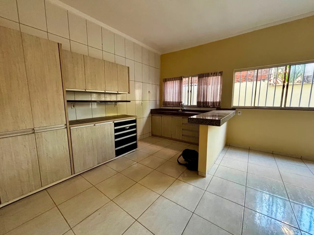 Casa na laje 2/4 Aureny III