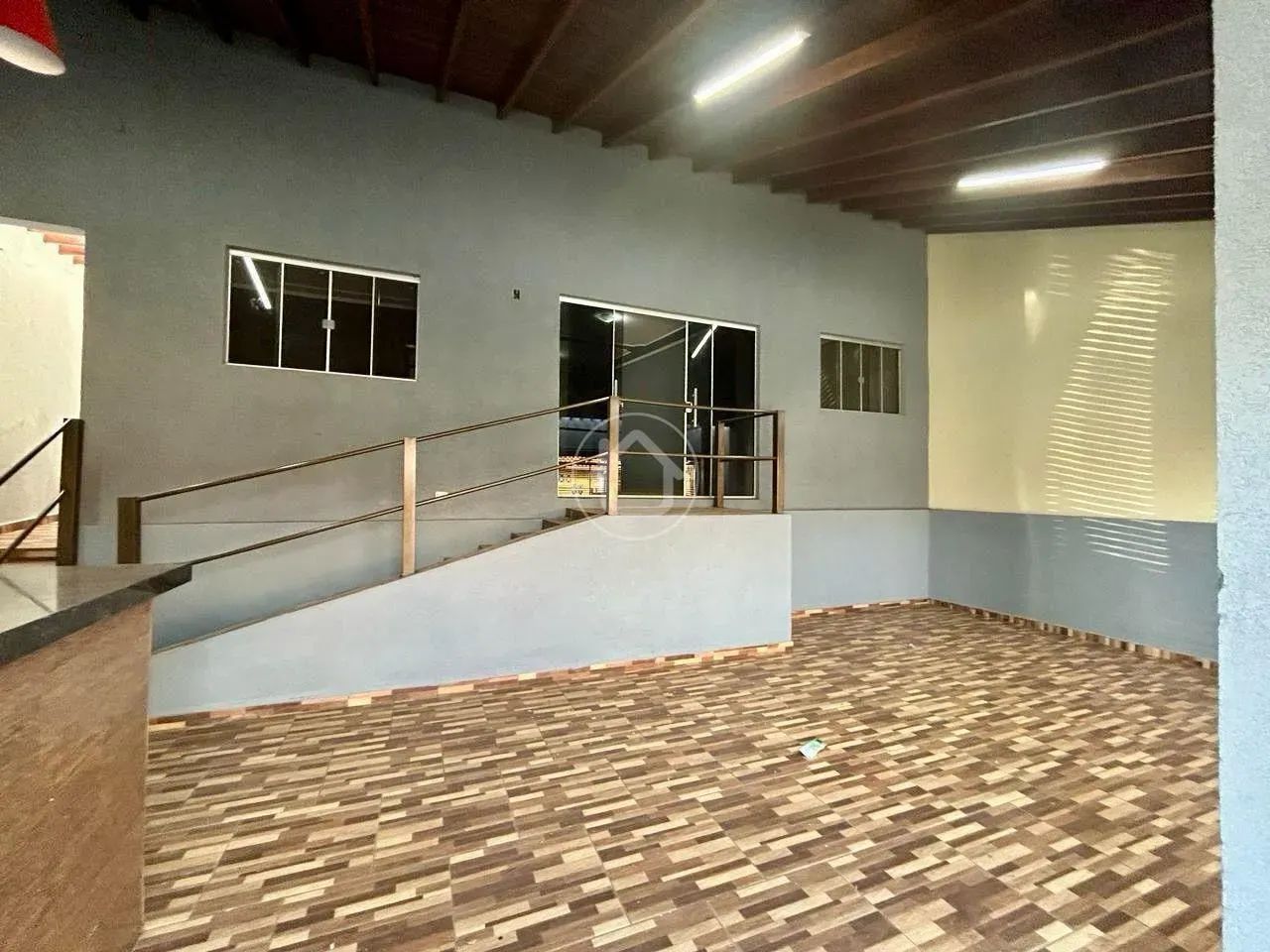 CASA COM 04 QUARTOS SENDO 1 SUITE - Foto 4