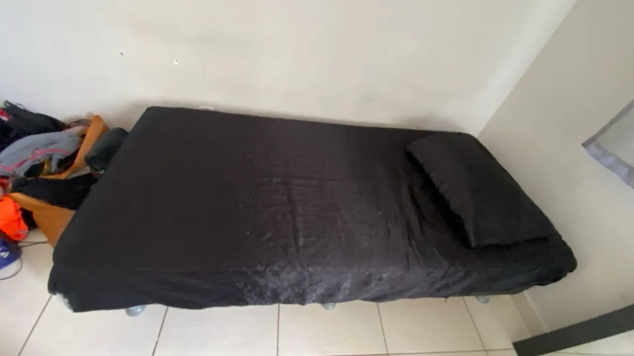 Duas camas de solteiro Comum e Box + colchão! - Foto 4