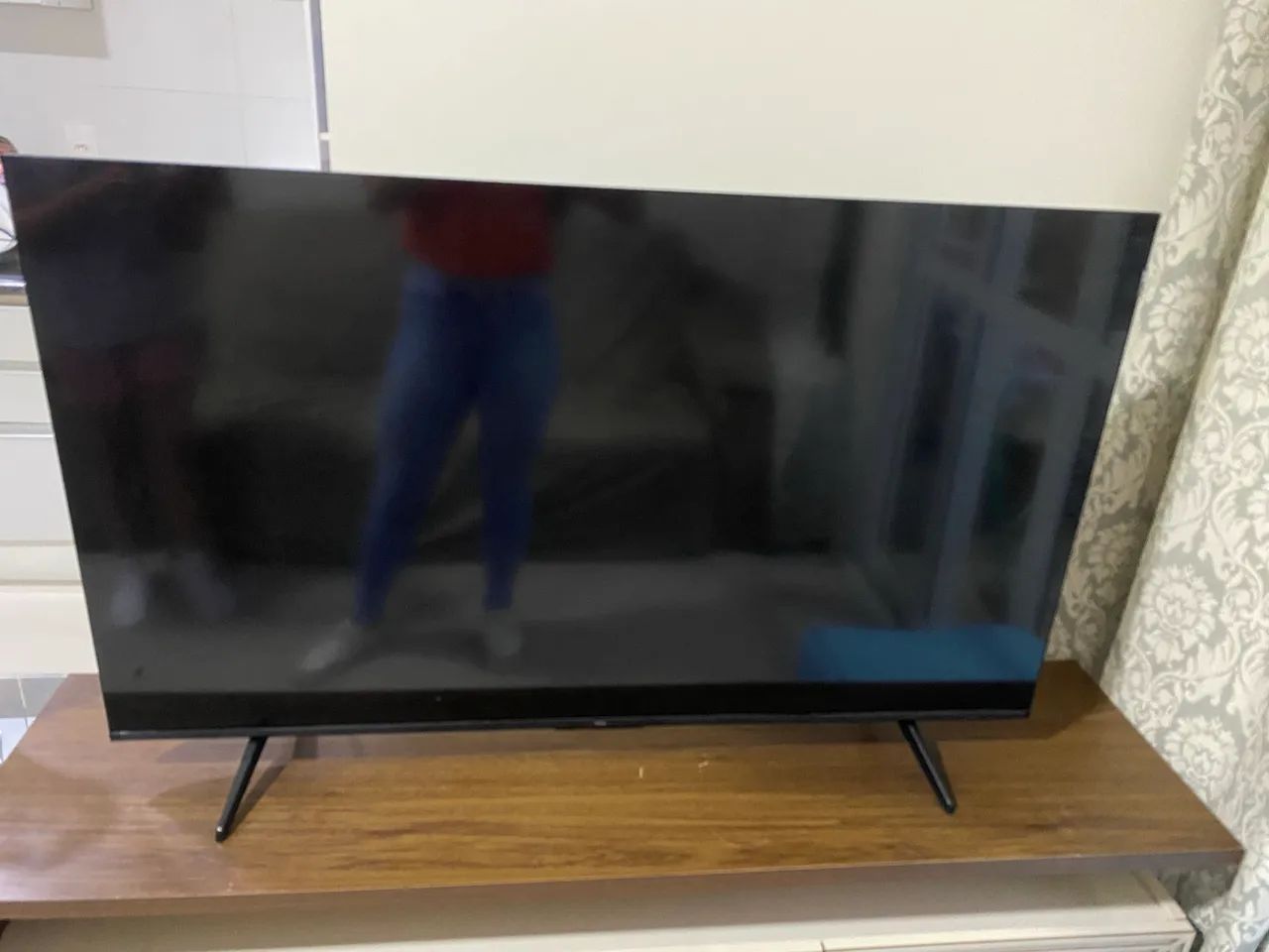 Vendo tv semi nova com 9 meses de uso Smart TV  - Foto 2
