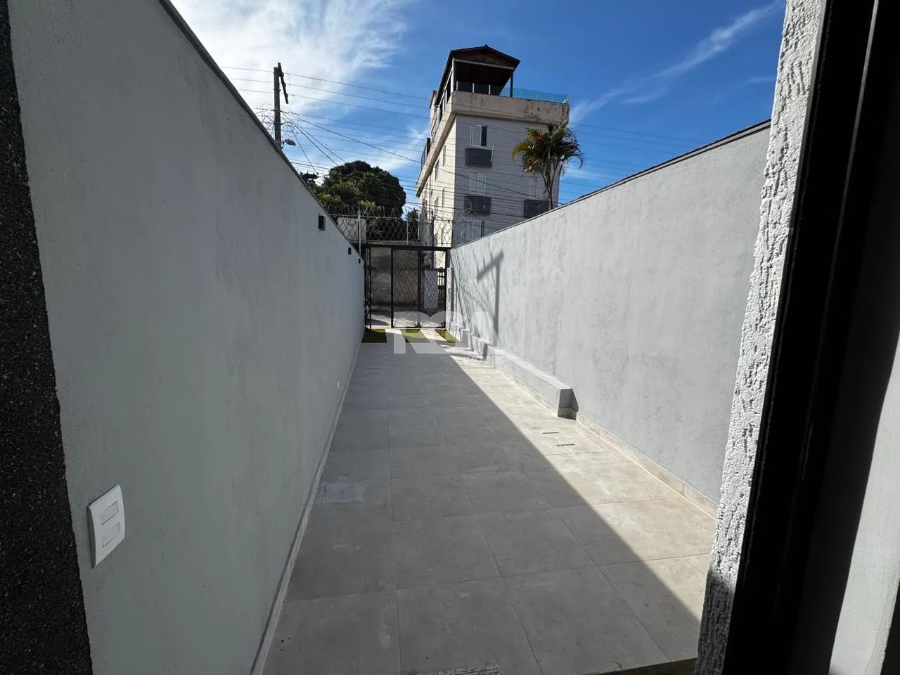 CASA GEMINADA DUPLEX COM 2 SUÍTES E QUINTAL  COPACABANA - Foto 2