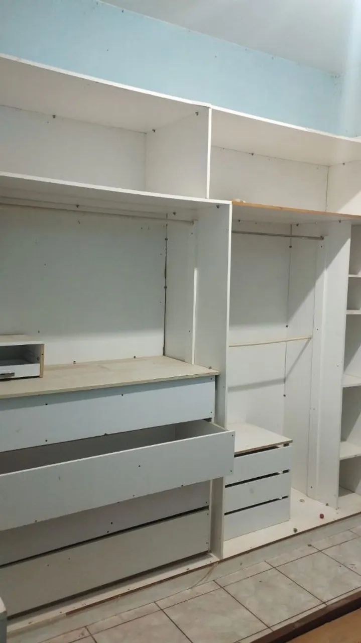 Guarda roupa closet branco 