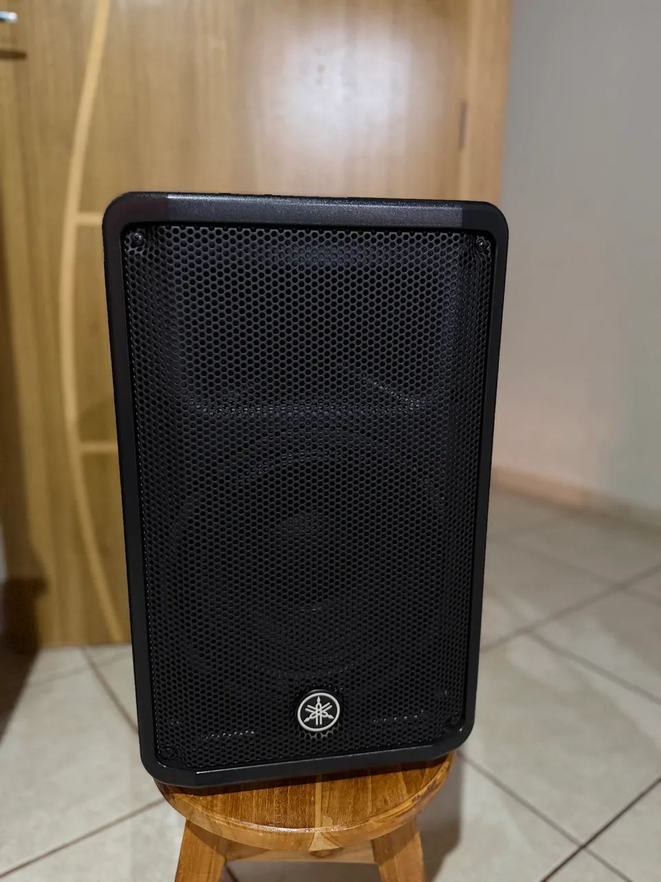YAMAHA DBR10 - Caixa Ativa Profissional