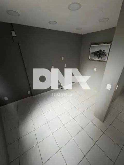 EXCELENTE SALA DIVIDIDA EM RECEPÇÃO MAIS 3 AMBIENTES REFORMADA ,COM VAGA EM EDIFICIO GARAG