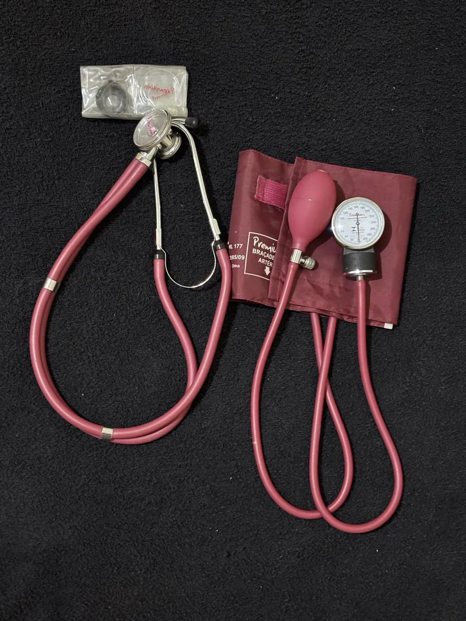 Kit Esfigmomanômetro e Estetoscópio Premium Usados