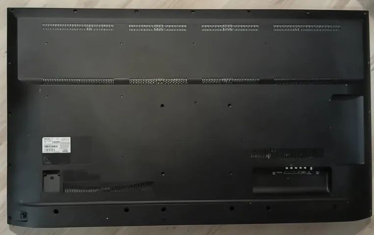 Com defeito: Tv 50 4k Philips com a tela quebrada - Foto 4