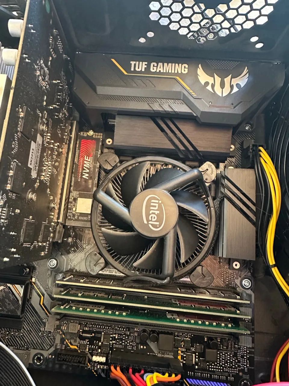 ASUS TUF GAMING B460M-PLUS + INTEL CORE i3-10105 - Foto 2