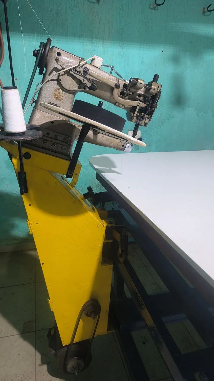 Mesa de fechar colchões revisada e funcionando perfeitamente 