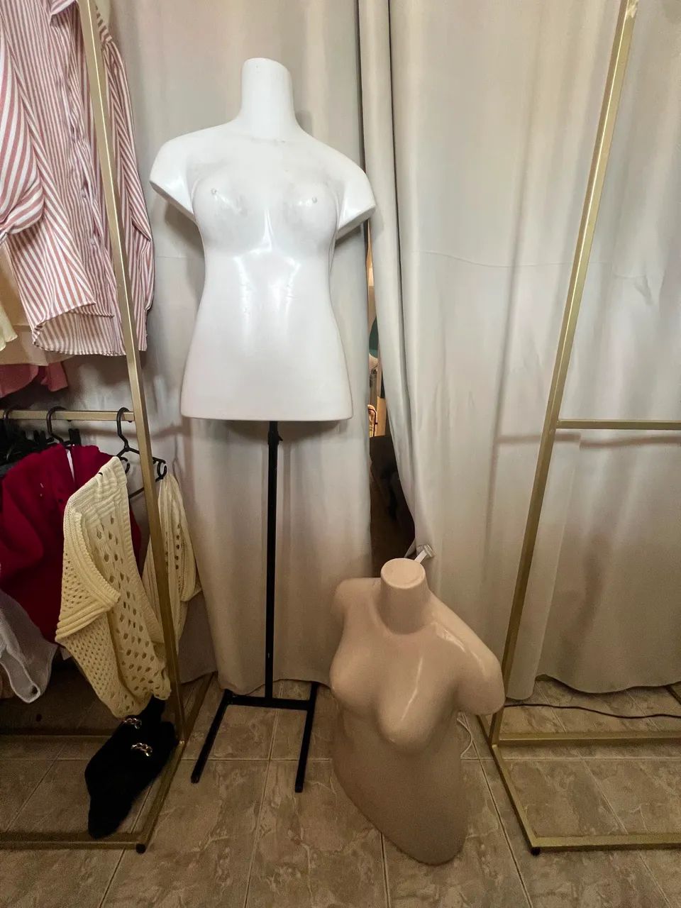 Manequim BUSTO COM SUPORTE - Foto 2