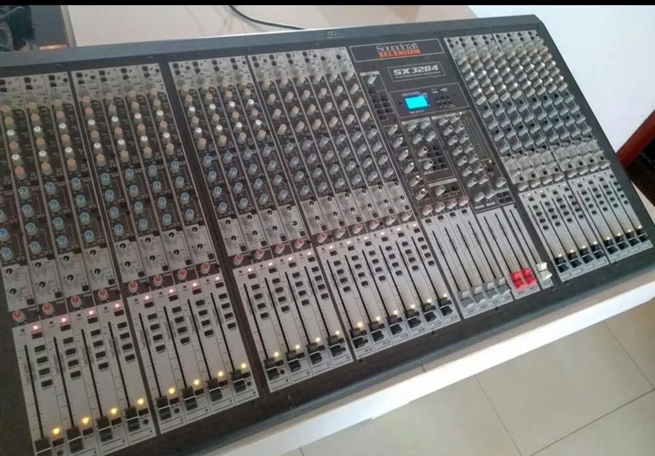 Mesa de som Soundcraft Selenium SX3204(Retirar)