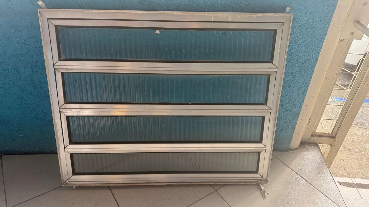 Vitro alumínio 1,00 X 0,80 usado - Foto 3