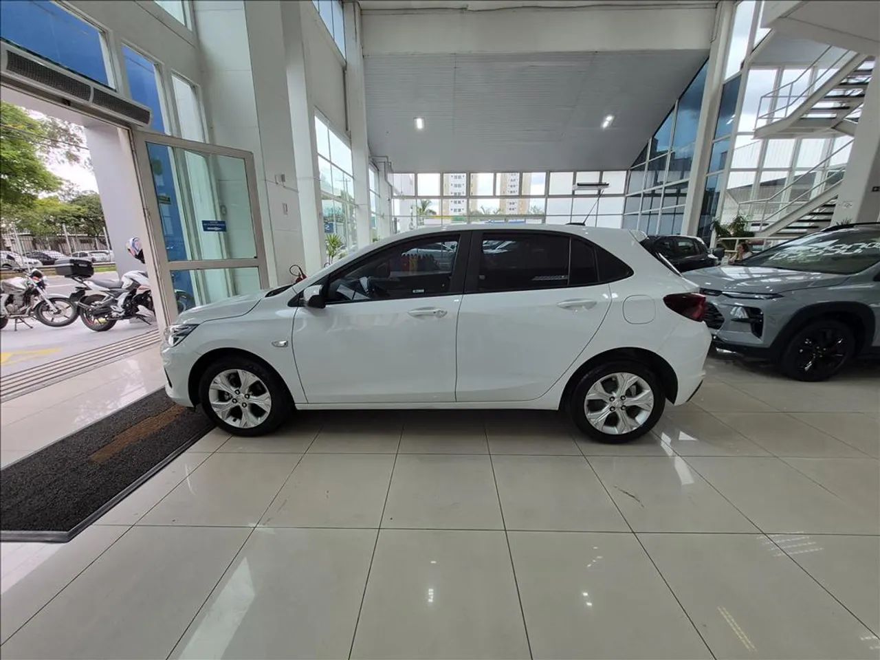 Chevrolet Onix Hatch LTZ 1.0 12V TB Flex Aut. 5P, foto 13 de 18