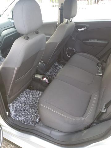 Carro único dono novinho