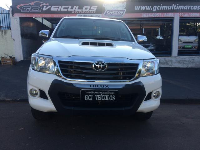 TOYOTA HILUX CD SRV D4-D 4X4 3.0 TDI DIESEL AUT