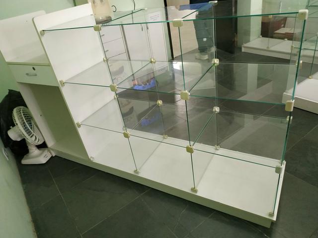 Balcão Caixa MDF /vidro - Foto 3