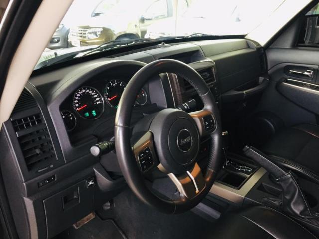 Cherokee Limited 3.7 4x4 V6 12V Aut. - Foto 5