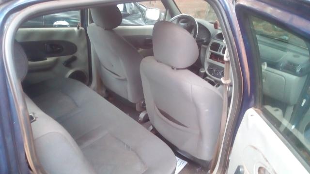 Vendo ou troco Clio 2004 por moto 5.000 - Foto 2