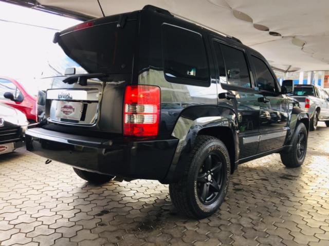 Cherokee Limited 3.7 4x4 V6 12V Aut. - Foto 12