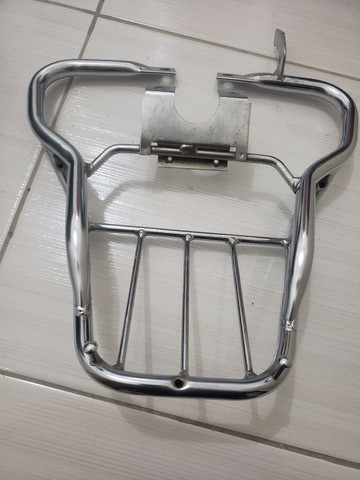 Suporte CROMADO de baú para titan 150 - Foto 3